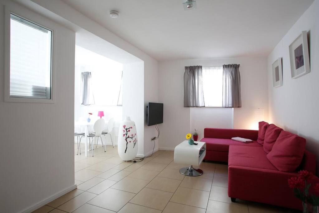 Sunny Apartment At Rostock - Pink Esterno foto