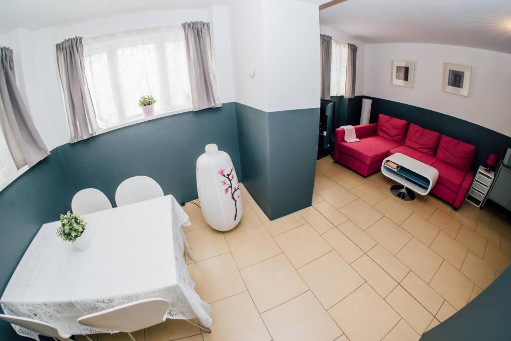 Sunny Apartment At Rostock - Pink Esterno foto